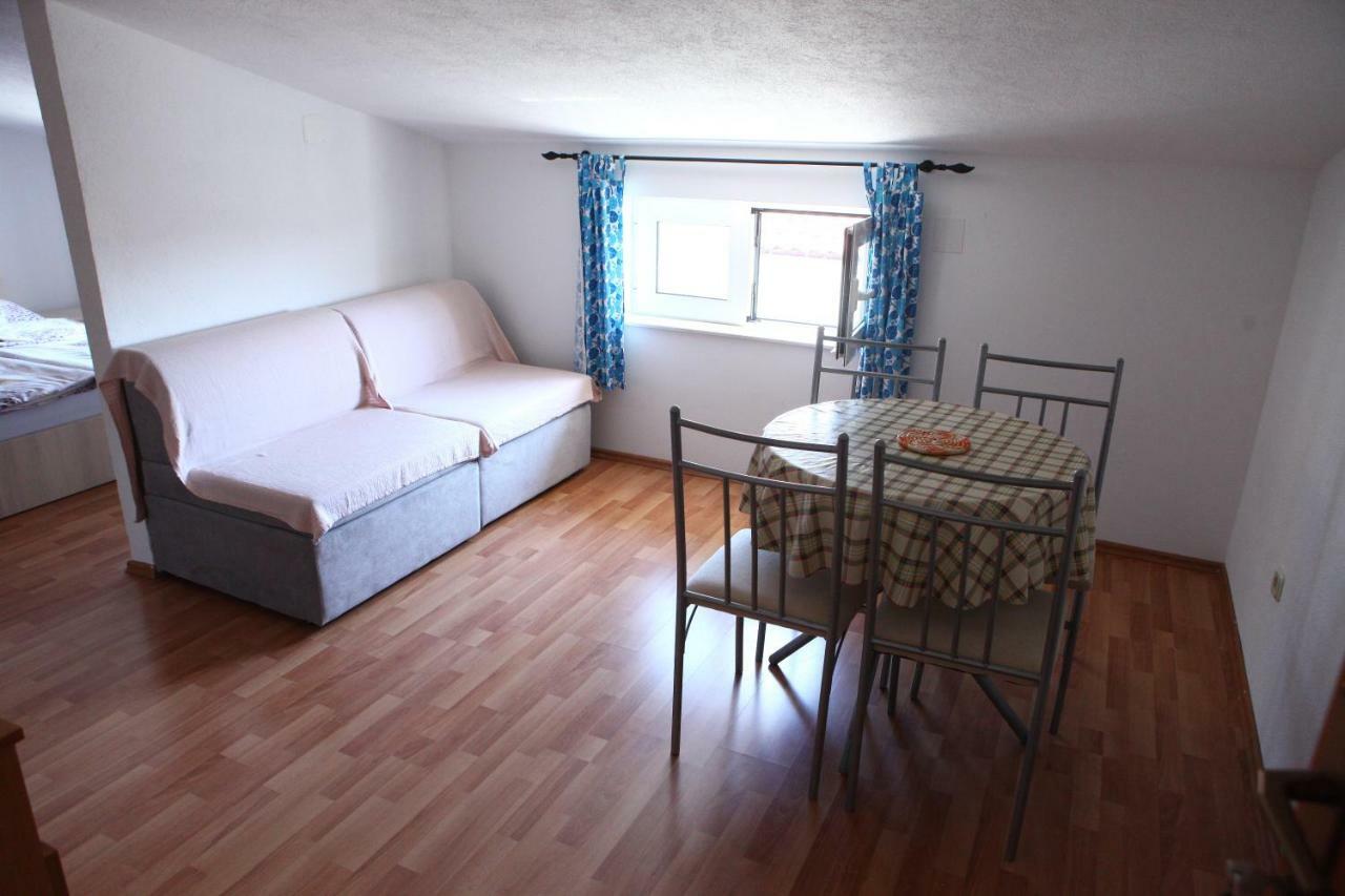 Apartmani Petricevic Vodice Exteriör bild